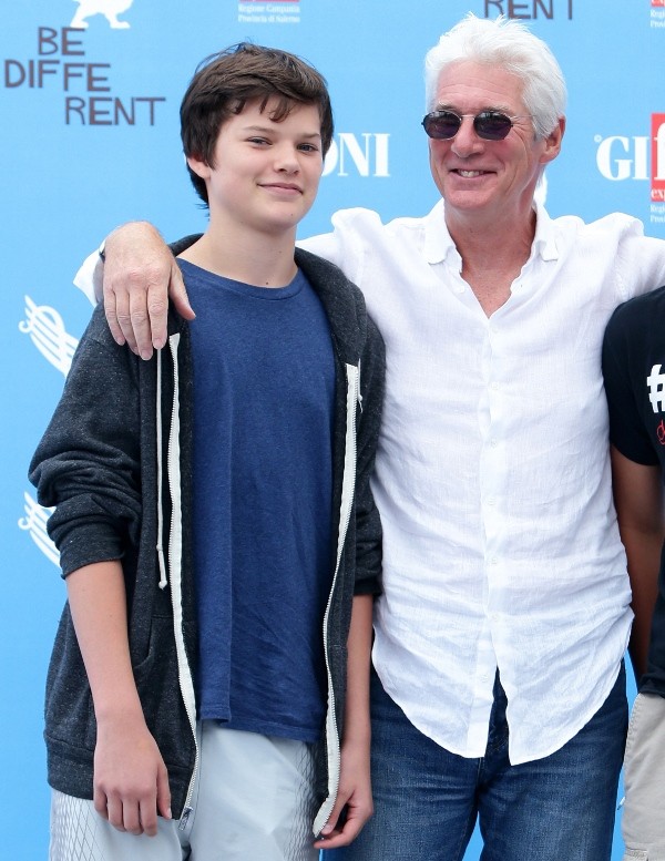 Richard Gere a jeho syn Homes James Jigme